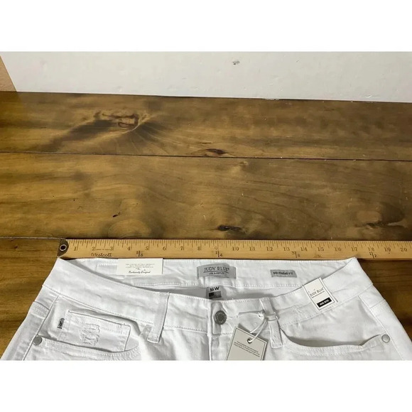 JUDY BLUE Jeans Womens 16W White Boyfriend Fit Stretch Distressed Mid Rise - Picture 13 of 15